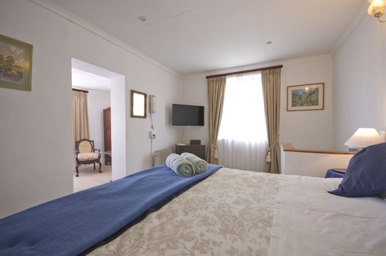 Room 4 - Quadruple Knysna Guesthouse Accommodation