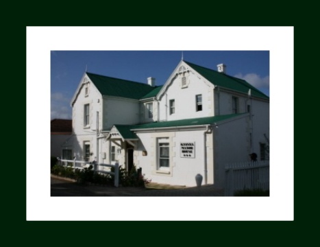 KNYSNA ACCOMMODATION: LARGE GUESTHOUSE / BED AND BREAKFAST, B&B KNYSNA, GARDEN ROUTE, SOUTH AFRICA
