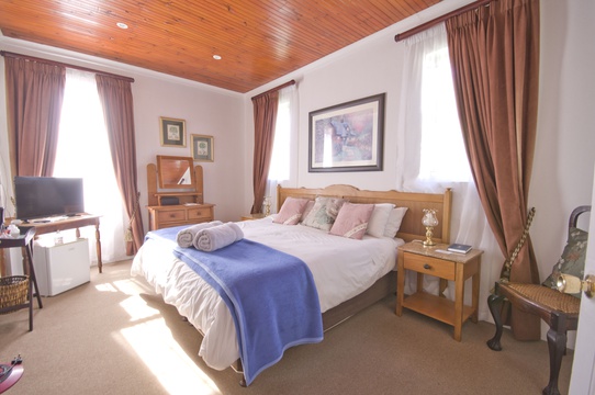 Room D - Double - Knysna Guesthouse Accommodation