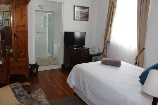 Room 1 - Three Quarter Single Room, Knysna Guesthouse Accommodation